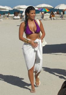 Kim Kardashian feet photo thumbnail
