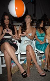 Kim Kardashian feet photo thumbnail