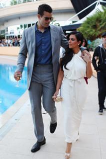 Kim Kardashian feet photo thumbnail