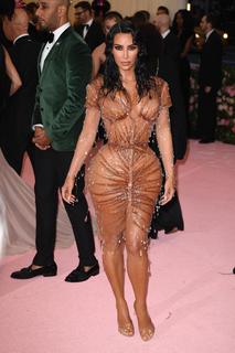 Kim Kardashian feet photo thumbnail