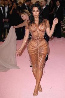 Kim Kardashian feet photo thumbnail