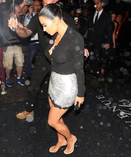 Kim Kardashian feet photo thumbnail