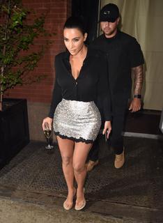 Kim Kardashian feet photo thumbnail