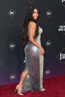 Kim Kardashian feet photo thumbnail