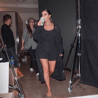 Kim Kardashian feet photo thumbnail