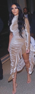 Kim Kardashian feet photo thumbnail