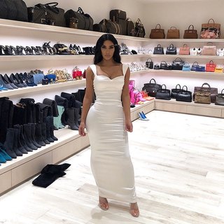Kim Kardashian feet photo thumbnail