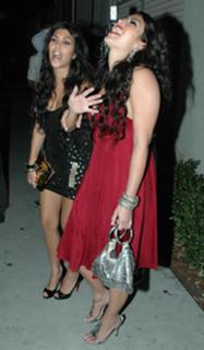 Kim Kardashian feet photo thumbnail