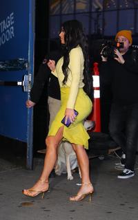 Kim Kardashian feet photo thumbnail