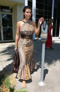 Kim Kardashian feet photo thumbnail