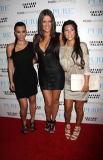 Kim Kardashian feet photo thumbnail