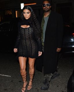 Kim Kardashian feet photo thumbnail
