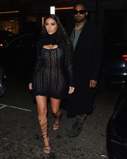 Kim Kardashian feet photo thumbnail