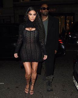 Kim Kardashian feet photo thumbnail