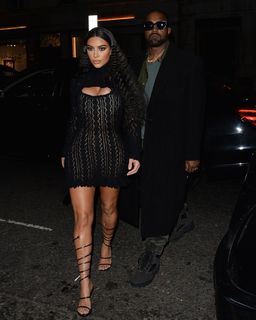 Kim Kardashian feet photo thumbnail