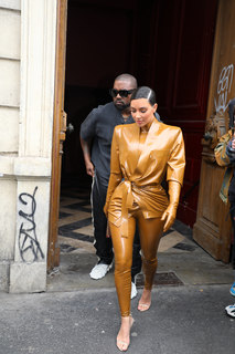 Kim Kardashian feet photo thumbnail
