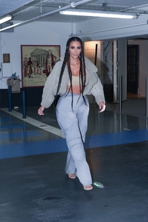 Kim Kardashian feet photo thumbnail