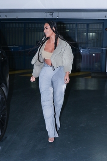 Kim Kardashian feet photo thumbnail