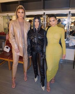 Kim Kardashian feet photo thumbnail