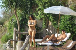 Kim Kardashian feet photo thumbnail