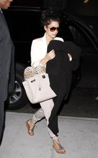 Kim Kardashian feet photo thumbnail