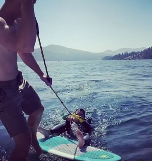 Kim Kardashian feet photo thumbnail