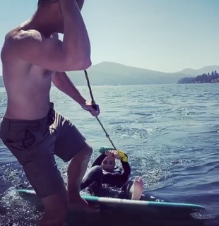 Kim Kardashian feet photo thumbnail