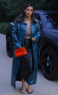 Kim Kardashian feet photo thumbnail