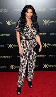 Kim Kardashian feet photo thumbnail