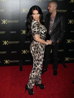 Kim Kardashian feet photo thumbnail