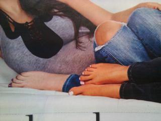 Kim Kardashian feet photo thumbnail