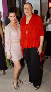 Kim Kardashian feet photo thumbnail