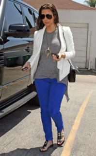 Kim Kardashian feet photo thumbnail