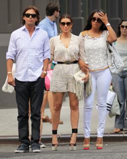 Kim Kardashian feet photo thumbnail