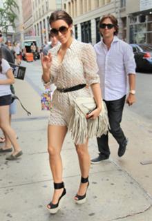 Kim Kardashian feet photo thumbnail