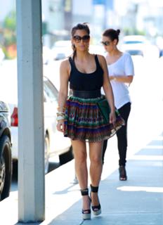 Kim Kardashian feet photo thumbnail