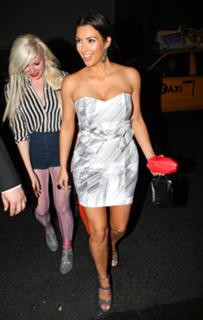 Kim Kardashian feet photo thumbnail