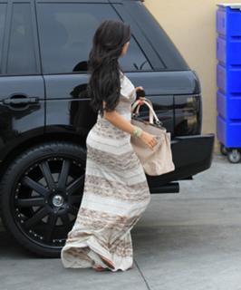 Kim Kardashian feet photo thumbnail