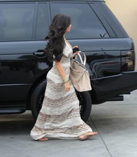 Kim Kardashian feet photo thumbnail
