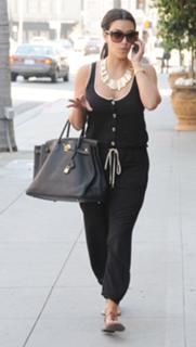 Kim Kardashian feet photo thumbnail