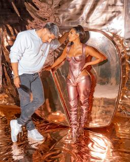 Kim Kardashian feet photo thumbnail