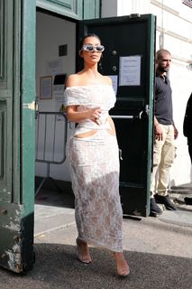 Kim Kardashian feet photo thumbnail