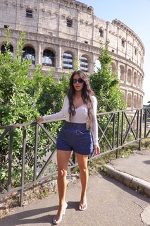 Kim Kardashian feet photo thumbnail