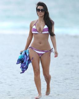 Kim Kardashian feet photo thumbnail