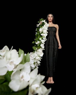 Kim Kardashian feet photo thumbnail