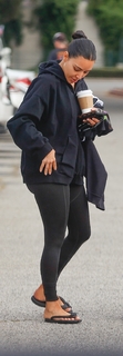 Kim Kardashian feet photo thumbnail