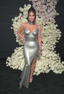 Kim Kardashian feet photo thumbnail