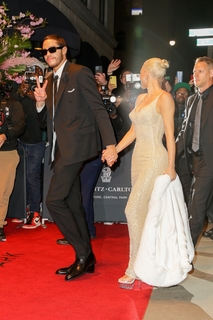 Kim Kardashian feet photo thumbnail