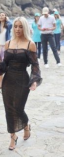 Kim Kardashian feet photo thumbnail