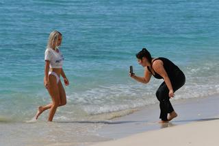 Kim Kardashian feet photo thumbnail